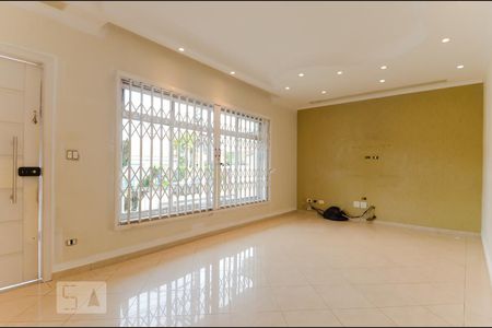 Sala de casa para alugar com 5 quartos, 250m² em Cidade Maia, Guarulhos