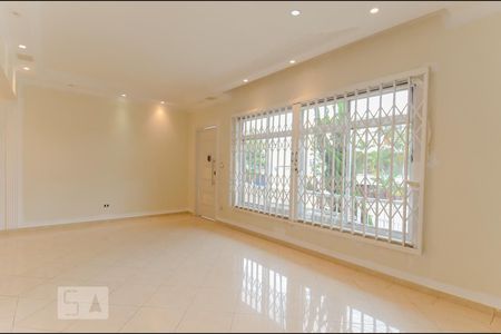 Sala de casa para alugar com 5 quartos, 250m² em Cidade Maia, Guarulhos