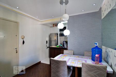 Sala de apartamento para alugar com 2 quartos, 57m² em Jardim Henriqueta, Taboão da Serra