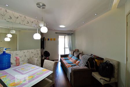 Sala de apartamento para alugar com 2 quartos, 57m² em Jardim Henriqueta, Taboão da Serra