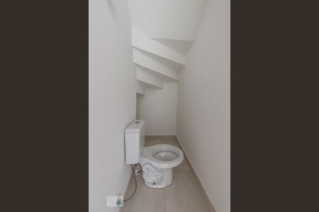 Lavabo de casa de condomínio para alugar com 3 quartos, 110m² em Vila Isolina Mazzei, São Paulo