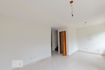 Sala de casa de condomínio para alugar com 3 quartos, 110m² em Vila Isolina Mazzei, São Paulo