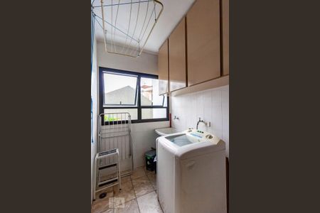 Apartamento à venda com 130m², 3 quartos e 3 vagas Apartamento à venda com 130m², 3 quartos e 3 vagasLavanderia