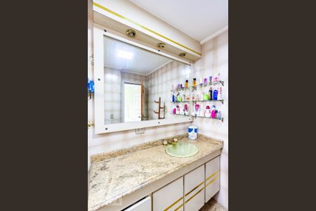 Apartamento à venda com 130m², 3 quartos e 3 vagas Apartamento à venda com 130m², 3 quartos e 3 vagasBanheiro da Suíte