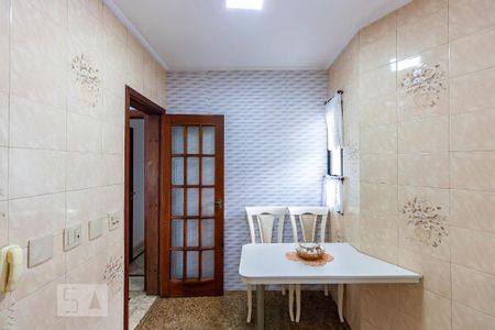 Apartamento à venda com 130m², 3 quartos e 3 vagas Apartamento à venda com 130m², 3 quartos e 3 vagasCozinha