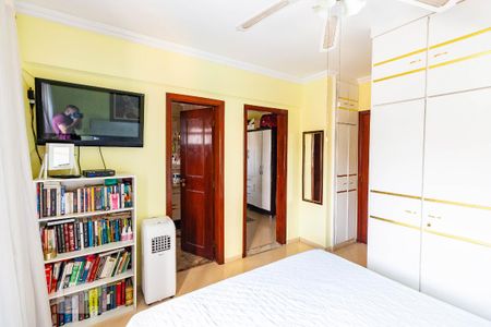 Apartamento à venda com 130m², 3 quartos e 3 vagas Apartamento à venda com 130m², 3 quartos e 3 vagasSuíte