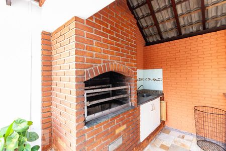 Apartamento à venda com 130m², 3 quartos e 3 vagas Apartamento à venda com 130m², 3 quartos e 3 vagasÁrea comum - Churrasqueira