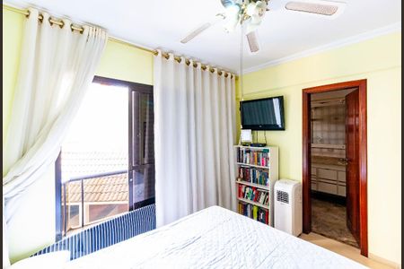 Apartamento à venda com 130m², 3 quartos e 3 vagas Apartamento à venda com 130m², 3 quartos e 3 vagasSuíte