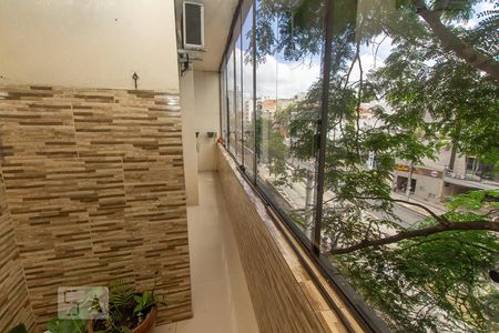 Sacada de apartamento à venda com 4 quartos, 98m² em Rio Branco, Porto Alegre