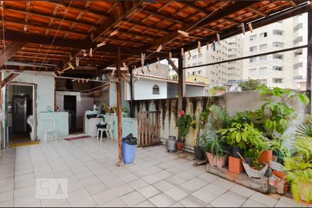 Casa à venda com 400m², 4 quartos e 4 vagas Casa à venda com 400m², 4 quartos e 4 vagasTerraço - Casa 2
