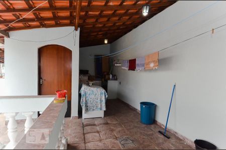 Casa à venda com 400m², 4 quartos e 4 vagas Casa à venda com 400m², 4 quartos e 4 vagasÁrea de Serviço - Casa 3