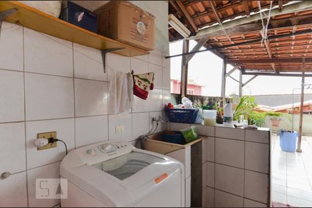 Casa à venda com 400m², 4 quartos e 4 vagas Casa à venda com 400m², 4 quartos e 4 vagasÁrea de Serviço - Casa 2