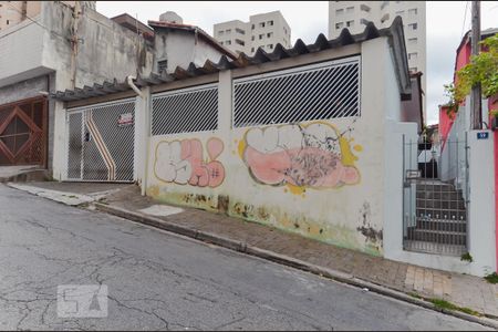 Casa à venda com 400m², 4 quartos e 4 vagas Casa à venda com 400m², 4 quartos e 4 vagasFachada