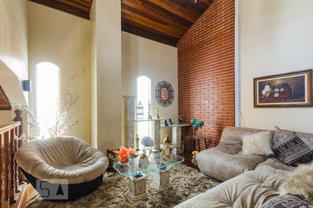 Casa para alugar com 320m², 3 quartos e 3 vagas Casa para alugar com 320m², 3 quartos e 3 vagasSala de Estar