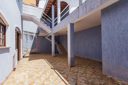 Casa para alugar com 320m², 3 quartos e 3 vagas Casa para alugar com 320m², 3 quartos e 3 vagasQuintal