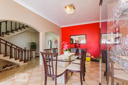 Casa para alugar com 320m², 3 quartos e 3 vagas Casa para alugar com 320m², 3 quartos e 3 vagasSala de Jantar