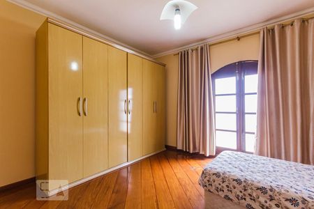 Casa para alugar com 320m², 3 quartos e 3 vagas Casa para alugar com 320m², 3 quartos e 3 vagasQuarto 2