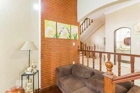 Casa para alugar com 320m², 3 quartos e 3 vagas Casa para alugar com 320m², 3 quartos e 3 vagasSala