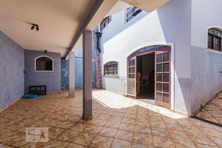 Casa para alugar com 320m², 3 quartos e 3 vagas Casa para alugar com 320m², 3 quartos e 3 vagasQuintal