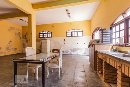 Casa para alugar com 320m², 3 quartos e 3 vagas Casa para alugar com 320m², 3 quartos e 3 vagasSalão de Festas