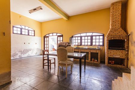 Casa para alugar com 320m², 3 quartos e 3 vagas Casa para alugar com 320m², 3 quartos e 3 vagasSalão de Festas