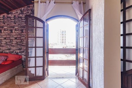 Casa para alugar com 320m², 3 quartos e 3 vagas Casa para alugar com 320m², 3 quartos e 3 vagasQuarto 4