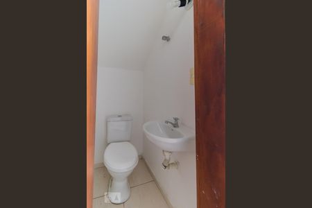 Lavabo de casa de condomínio para alugar com 2 quartos, 60m² em Vila Ré, São Paulo