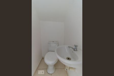 Lavabo de casa de condomínio para alugar com 2 quartos, 60m² em Vila Ré, São Paulo