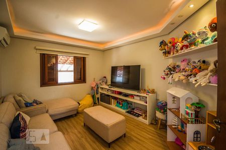 Sala de TV de casa de condomínio à venda com 3 quartos, 338m² em Loteamento Arboreto dos Jequitibás (sousas), Campinas