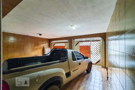 Garagem de casa para alugar com 3 quartos, 140m² em Jardim Patente Novo, São Paulo