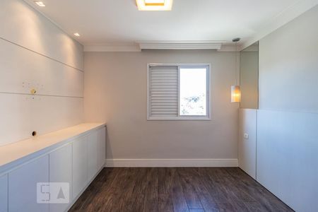 Suíte de apartamento para alugar com 2 quartos, 96m² em Empresarial 18 do Forte, Barueri