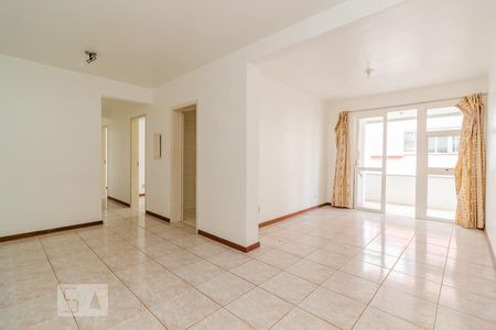 Sala de apartamento para alugar com 3 quartos, 82m² em Cavalhada, Porto Alegre