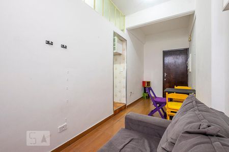 Sala de kitnet/studio para alugar com 1 quarto, 33m² em Bela Vista, São Paulo