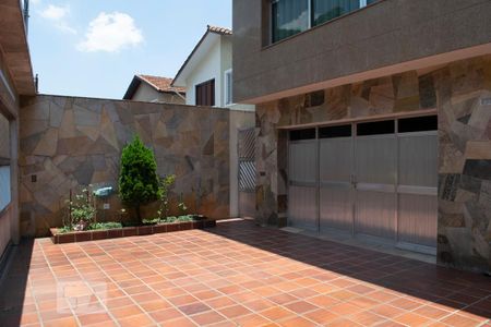 Casa à venda com 302m², 3 quartos e 6 vagas Casa à venda com 302m², 3 quartos e 6 vagasQUINTAL