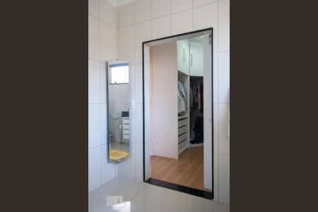 Casa à venda com 302m², 3 quartos e 6 vagas Casa à venda com 302m², 3 quartos e 6 vagasBANHEIRO QUARTO 1