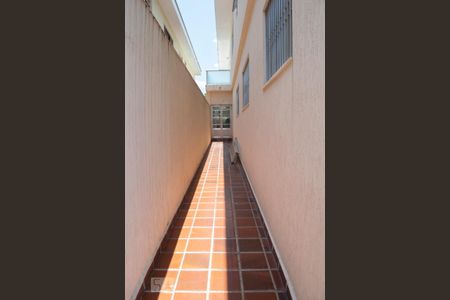 Casa à venda com 302m², 3 quartos e 6 vagas Casa à venda com 302m², 3 quartos e 6 vagasLATERAL