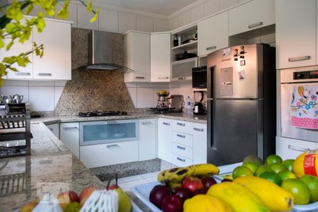 Casa à venda com 302m², 3 quartos e 6 vagas Casa à venda com 302m², 3 quartos e 6 vagasCOZINHA