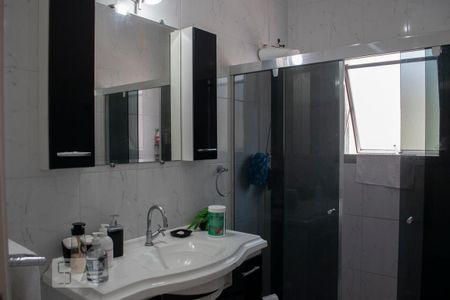 Casa à venda com 302m², 3 quartos e 6 vagas Casa à venda com 302m², 3 quartos e 6 vagasBANHEIRO