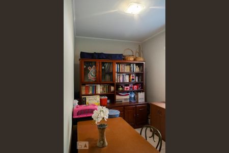 Casa à venda com 302m², 3 quartos e 6 vagas Casa à venda com 302m², 3 quartos e 6 vagasESCRITÓRIO