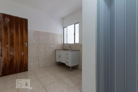 Cozinha de casa para alugar com 1 quarto, 35m² em Jardim Aurora (zona Leste), São Paulo