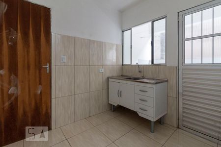 Cozinha de casa para alugar com 1 quarto, 35m² em Jardim Aurora (zona Leste), São Paulo