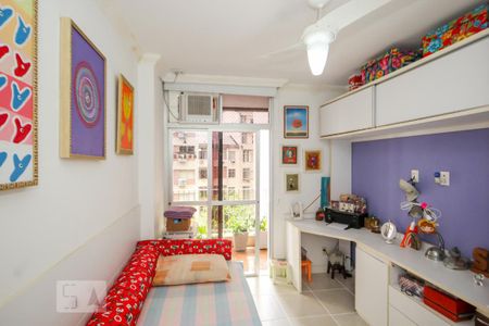 Quarto 1 de apartamento à venda com 2 quartos, 130m² em Copacabana, Rio de Janeiro
