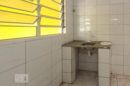 Cozinha de casa para alugar com 1 quarto, 32m² em Vila Ester, São Paulo