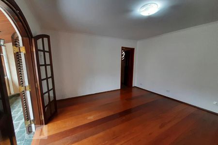 Suite de casa para alugar com 3 quartos, 180m² em Vila Santa Virginia, São Paulo