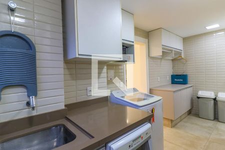 Apartamento à venda com 160m², 3 quartos e 2 vagas Apartamento à venda com 160m², 3 quartos e 2 vagasÁrea de Serviço