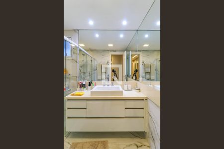 Apartamento à venda com 160m², 3 quartos e 2 vagas Apartamento à venda com 160m², 3 quartos e 2 vagasBanheiro da Suíte 3