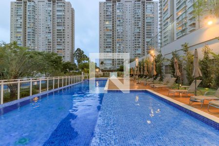 Apartamento à venda com 160m², 3 quartos e 2 vagas Apartamento à venda com 160m², 3 quartos e 2 vagasÁrea comum - Piscina