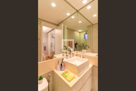 Apartamento à venda com 160m², 3 quartos e 2 vagas Apartamento à venda com 160m², 3 quartos e 2 vagasBanheiro da Suíte 1