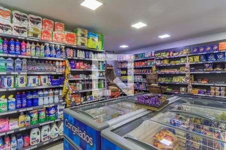 Apartamento à venda com 160m², 3 quartos e 2 vagas Apartamento à venda com 160m², 3 quartos e 2 vagasÁrea comum - Mercado