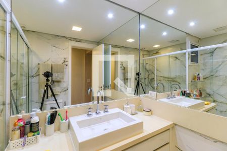 Apartamento à venda com 160m², 3 quartos e 2 vagas Apartamento à venda com 160m², 3 quartos e 2 vagasBanheiro da Suíte 3